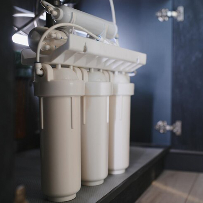 چرا دستگاه تصفیه آب تق تق می کند؟ | راهنمای رفع صدای ضربه‌ای esfahantasfiye.com