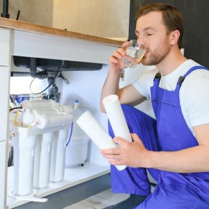 عیب‌یابی دستگاه تصفیه آب خانگی | رفع مشکلات دستگاه تصفیه آب | esfahantasfiye.com